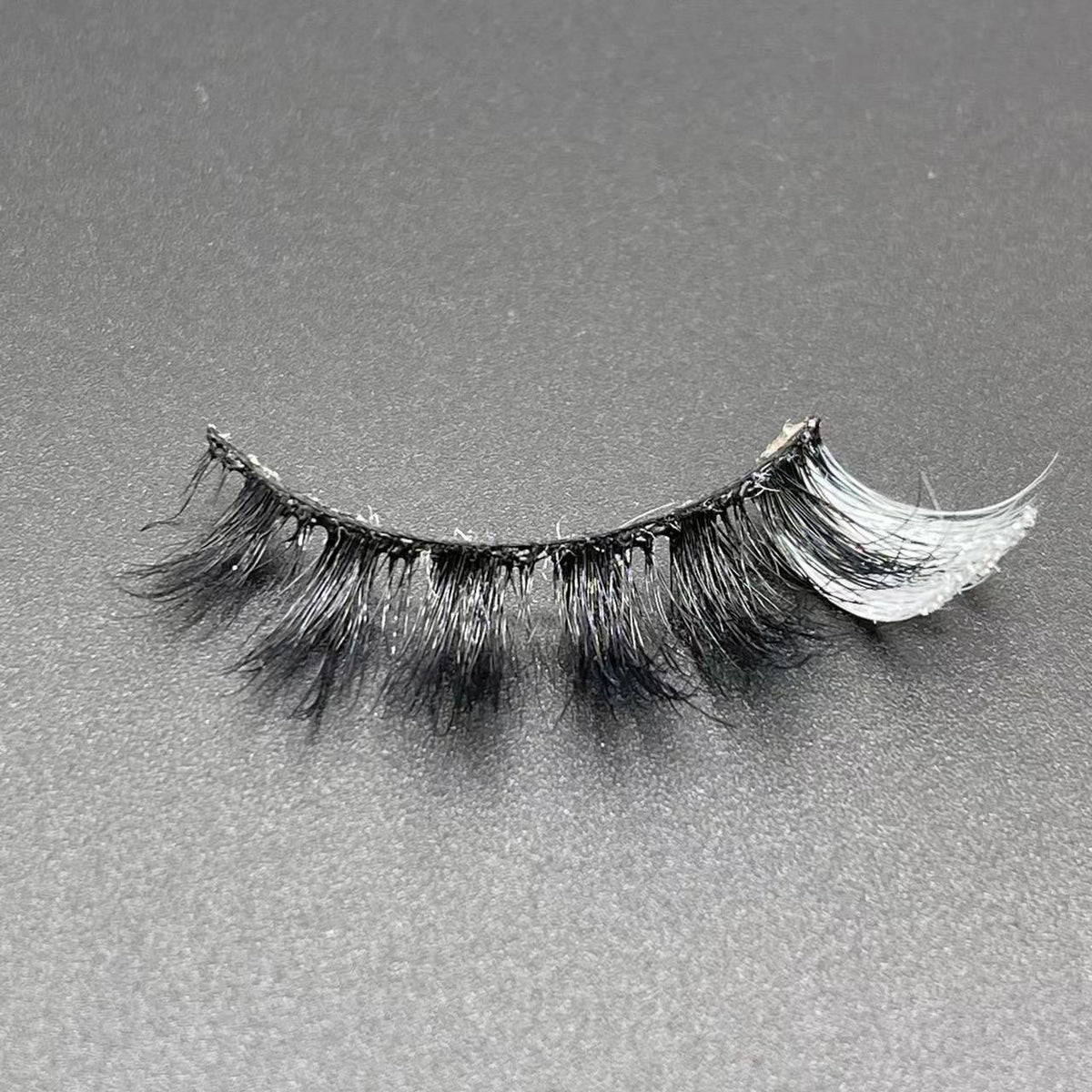 GLITTER MINK HAIR EYELASH WITH WISPY CLUSTERS 15MM M644-8CS